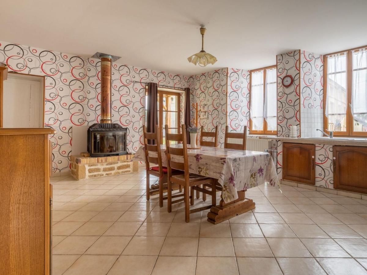 Vintage Holiday Home With Private Garden Nouart Cameră foto