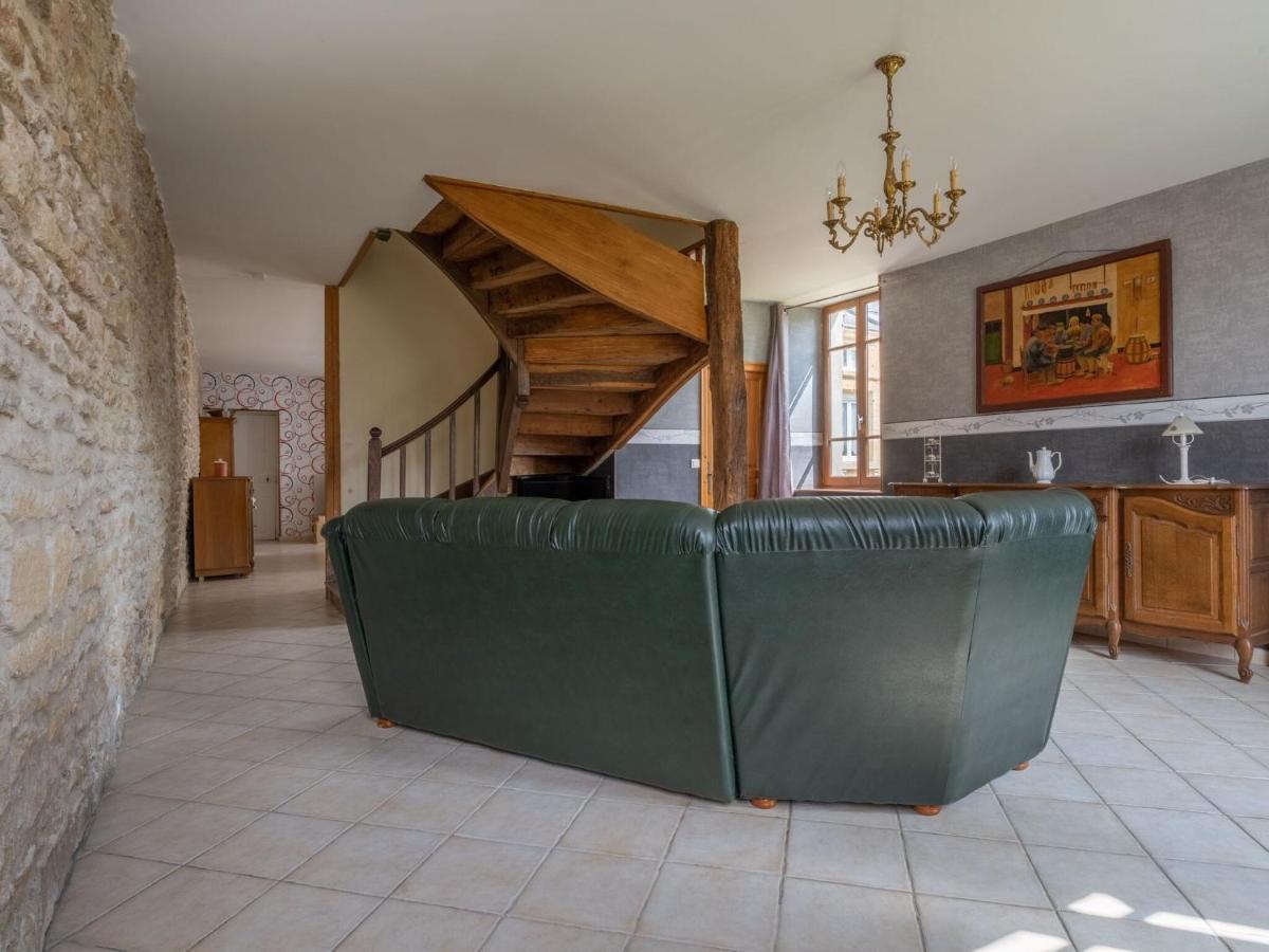Vintage Holiday Home With Private Garden Nouart Cameră foto